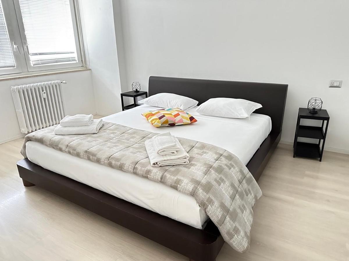 Feel - Casa Di Luce Apartment Bergamo Luaran gambar